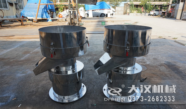 不锈钢涂料振动筛是一种比较受用户欢迎的产品之一，主要优势耐酸碱，不生锈，使用寿命长。